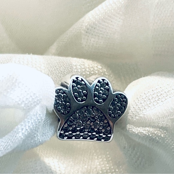 🐾 NWOT Paw Print Charm ✨ - Picture 7 of 10